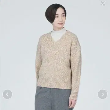 무인양품 울야크 혼방 네프실 V넥 스웨터