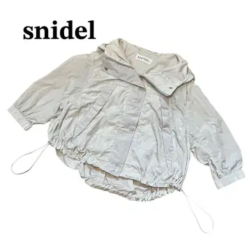 SNIDEL 후드 부착 숏 마운틴 파카
