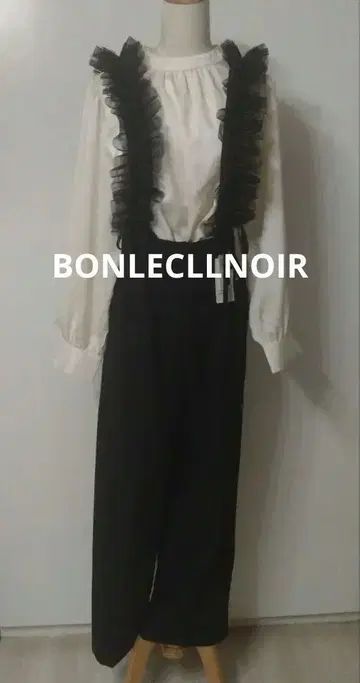 택 포함 새상품 BONLECLLNOIR 팬츠 셋업