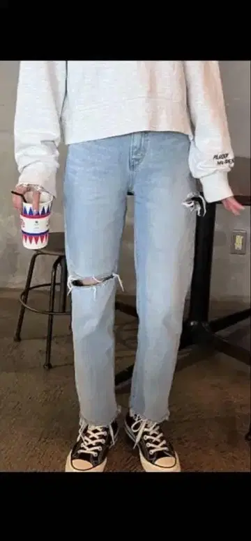 ISOOK 데미지 테이퍼드 데님