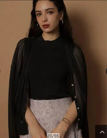 [새상품급] 아르페쥬 스토리 시어 라메 가디건 블랙 F 가디건