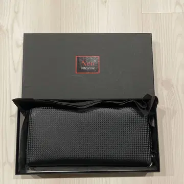 Neui interesse 블랙 장지갑