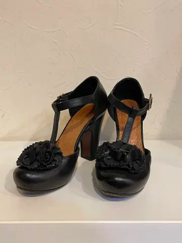 배송비 0엔 치에미하라 CHIE MIHARA BACARDI 가죽 코사지