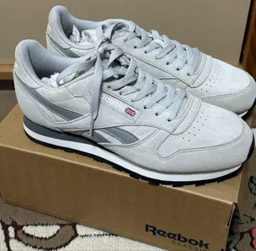 스웨이드 클래식 스니커즈 / reebok
