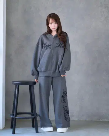 로제뮤즈 Logo 3d embroidery hoodie 셋업