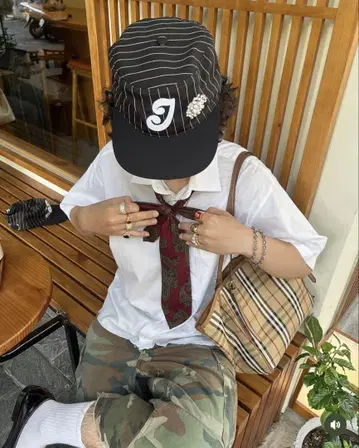 2IDIOTS LABEL 블랙 스트라이프 캡