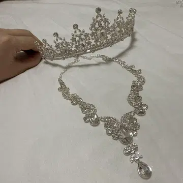 티아라와 목걸이 세트