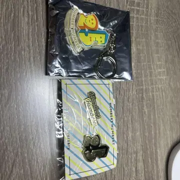 험버트험버트 25th 굿즈 2개