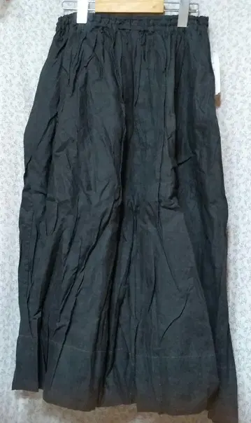 네스트로브 린넨 스커트