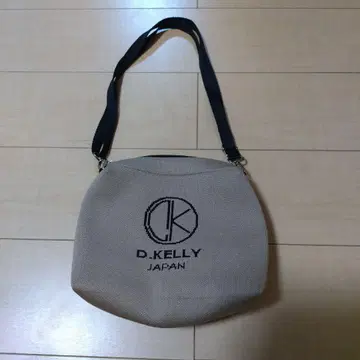 D-KELLY 숄더백 베이지와 블랙
