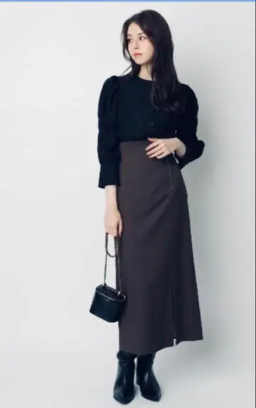리랜드트루 Rirandture 하이웨스트 I라인 스커트 블랙