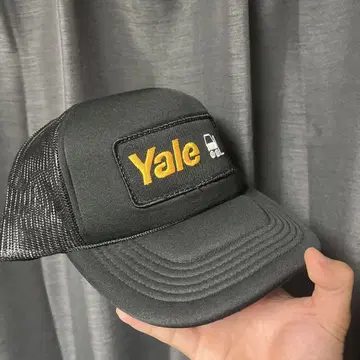 Yale 로고 자수 메쉬 캡 블랙