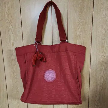 kipling 레드 토트백 지퍼 달린