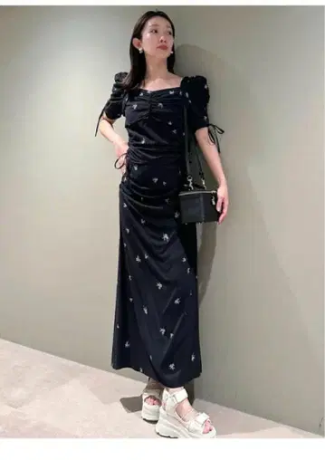 SNIDEL 프린트 개더 슬리브 블라우스 스커트 세트