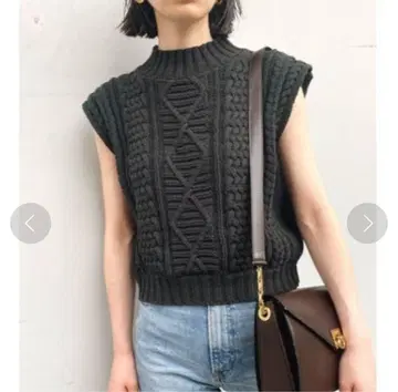MOUSSY 마우지 [ M_ ] SLEEVELESS CABLE 니트