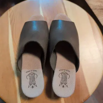 새상품급! 다크 브라운 슬라이드 샌들 24cm