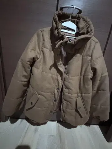 브라운 다운 자켓 L 사이즈