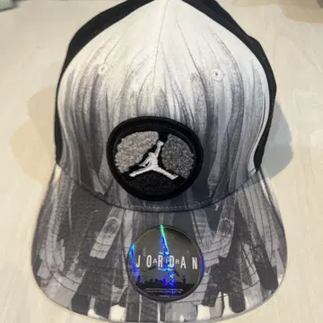 NIKE JORDAN