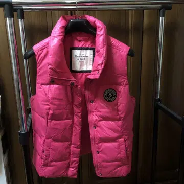 Abercrombie & Fitch 핑크 다운 베스트
