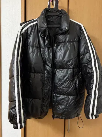 블랙 다운 자켓 M 사이즈