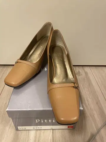 pitti 베이지 스퀘어토 펌프스 23cm