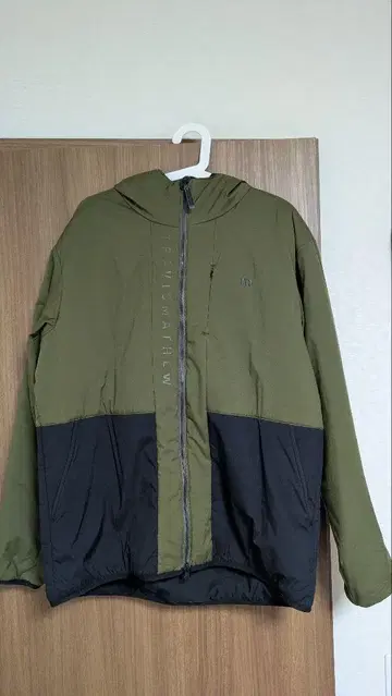 TravisMathew(트래비스매튜) 충전솜 풀 지퍼 자켓