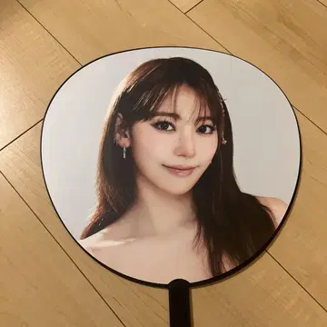 르세라핌 사쿠라 부채