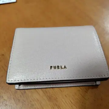 FURLA 베이지 이단 접이식 지갑