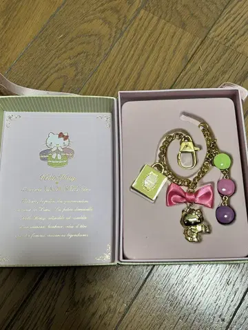 헬로키티 LADUREE 콜라보 백참