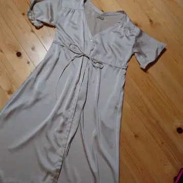 BEAMS LIGHT 새틴 베이지 셔츠 원피스 반팔