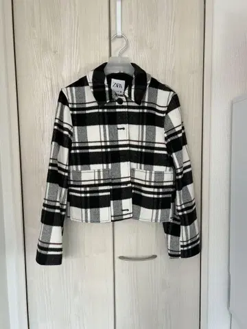 레어 미사용 ZARA 패치 포켓 체크 자켓 S
