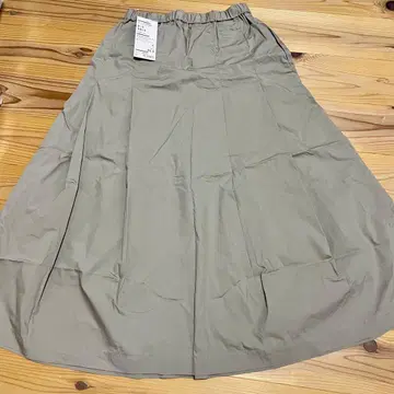 MUJI 스트레치 고밀도 직조 턱 스커트 XS-S 미사용 새상품 베이지