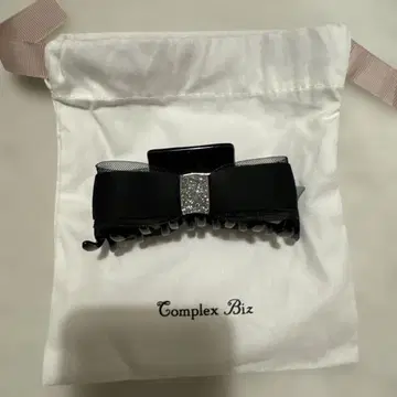 콤플렉스 비즈 블랙 리본 헤어 클립