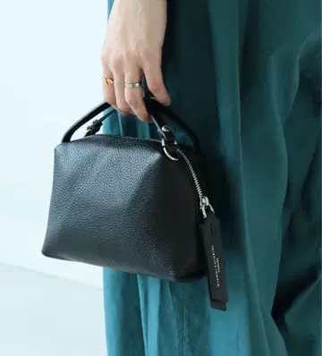 새상품 GIANNI CHIARINI / ALIFA 가죽 숄더백 S