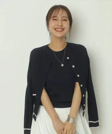 미사용 택 포함 아푸와이저 리셰 배색 케이블 가디건 앙상블 네이비