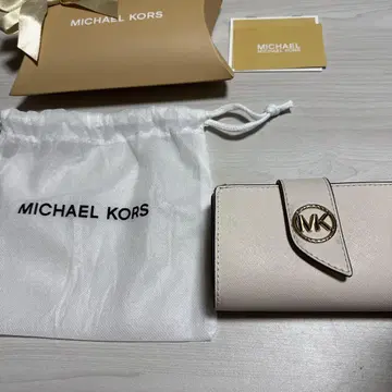 MICHAEL KORS 이단 접이식 지갑 화이트