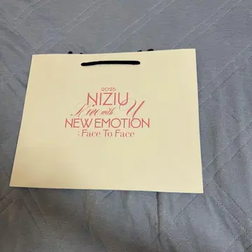 NiziU 'NEW EMOTION: Face To Face' 쇼핑백