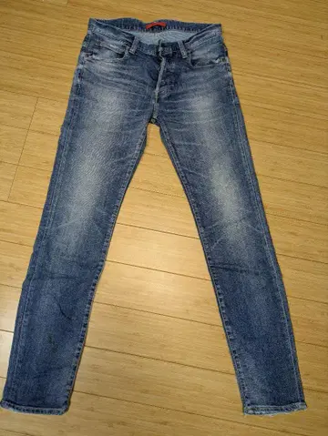 레드카드 스트레이트 데님