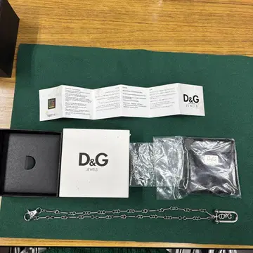 D&G 목걸이 실버 로고