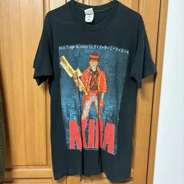 AKIRA 블랙 T셔츠 초레어