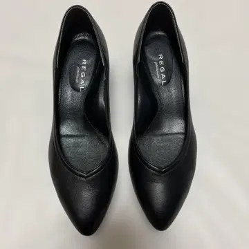 새상품급 REGAL platinum 포인티드 플레인 펌프스 24cm