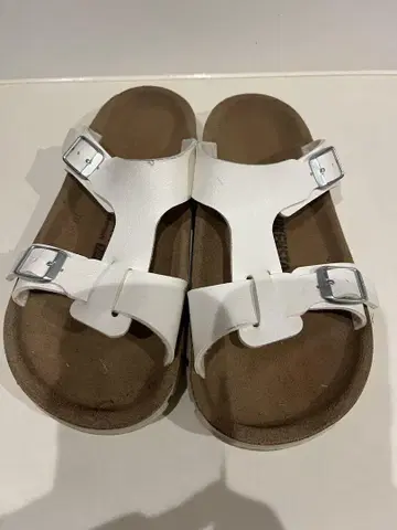 버켄스탁 화이트 샌들 24cm