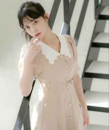 JILL by JILL STUART 스캘럽 칼라 원피스