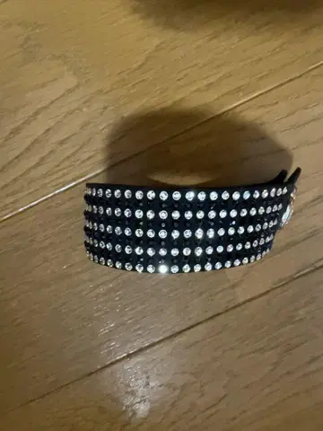 BIGBANG VIP석 한정판 SWAROVSKI 블랙 가죽 벨트