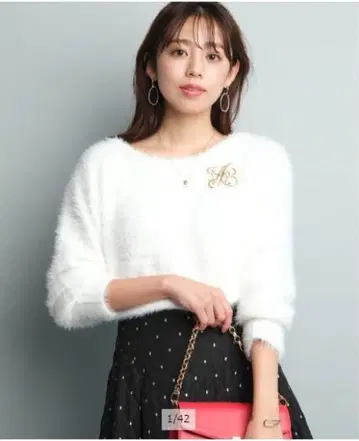 새상품급 착용 1회 JUSGLITTY 페더 풀오버 화이트