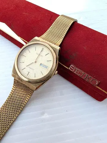 SEIKO MAJESTA 세이코 마제스타 9533-7000 쿼츠 손목시계