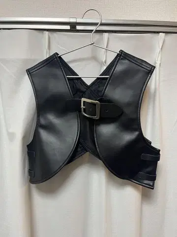 Her Praha back crossbelted harness