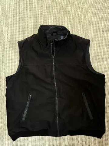 CHAPS 블랙 지퍼 베스트