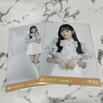 노기자카 이치노세 미쿠 빅 보타이 블라우스 세미 컴프