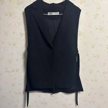 ZARA 블랙 슬리브리스 베스트